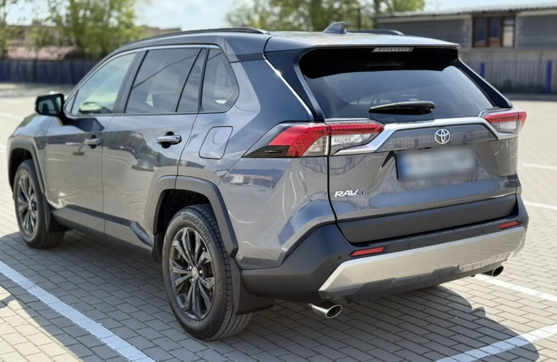rental Toyota Rav4 Hybrid photo 4